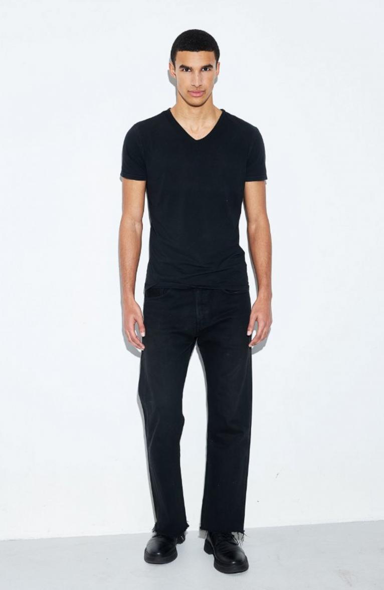 model-Yonis.-3957